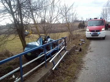 Stracił panowanie nad pojazdem (zdjęcia)
