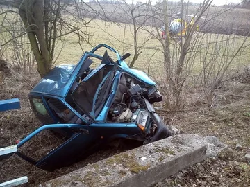 Stracił panowanie nad pojazdem (zdjęcia)