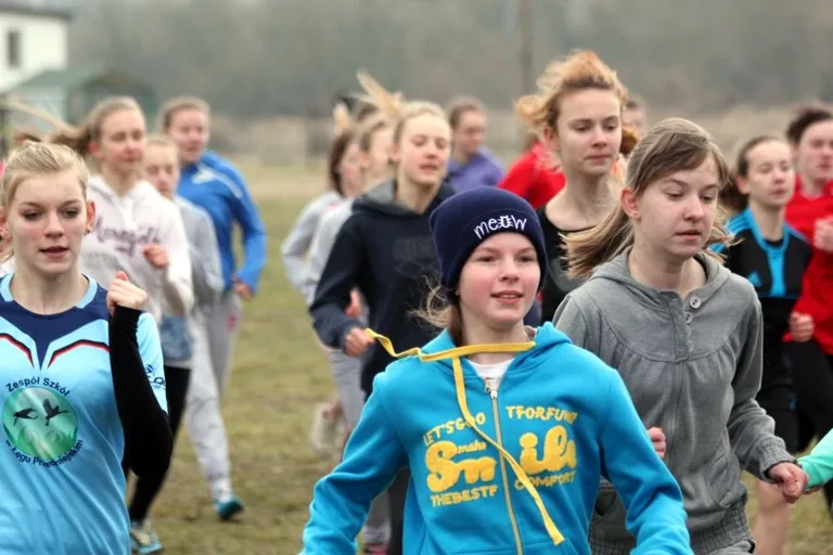 Międzypowiatowe biegi przełajowe (zdjęcia, wideo)