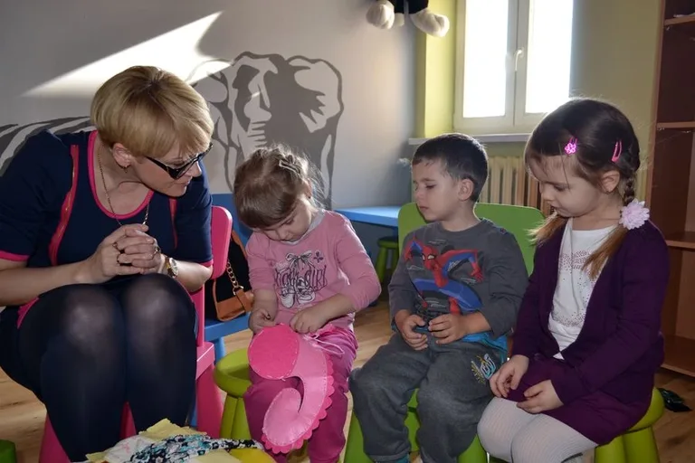 Przedszkolaki poznały prace krawcowej (zdjęcia)