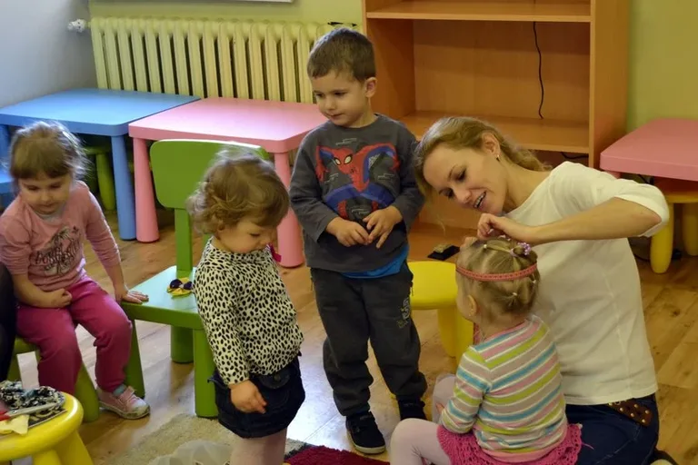 Przedszkolaki poznały prace krawcowej (zdjęcia)