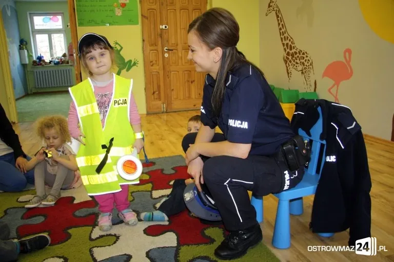 Policjanci z wizytą w Amelce (zdjęcia)