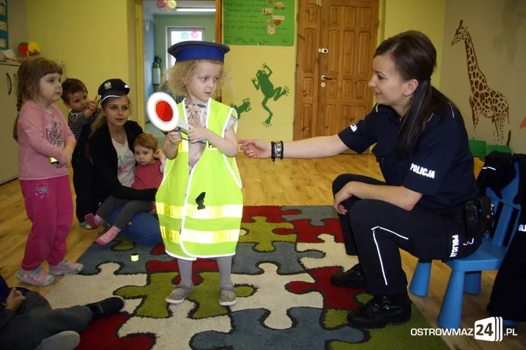 Policjanci z wizytą w Amelce (zdjęcia)