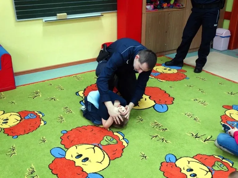 Policjanci spotkali się z najmłodszymi (zdjęcia)