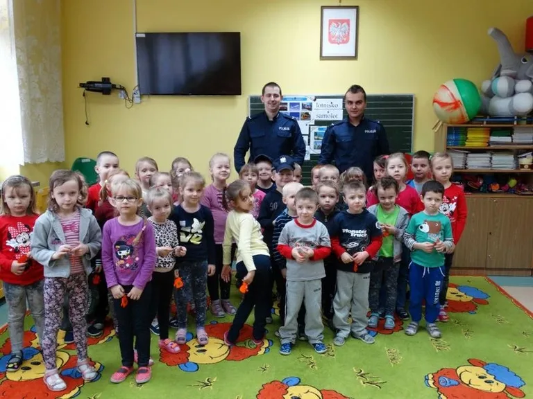 Policjanci spotkali się z najmłodszymi (zdjęcia)