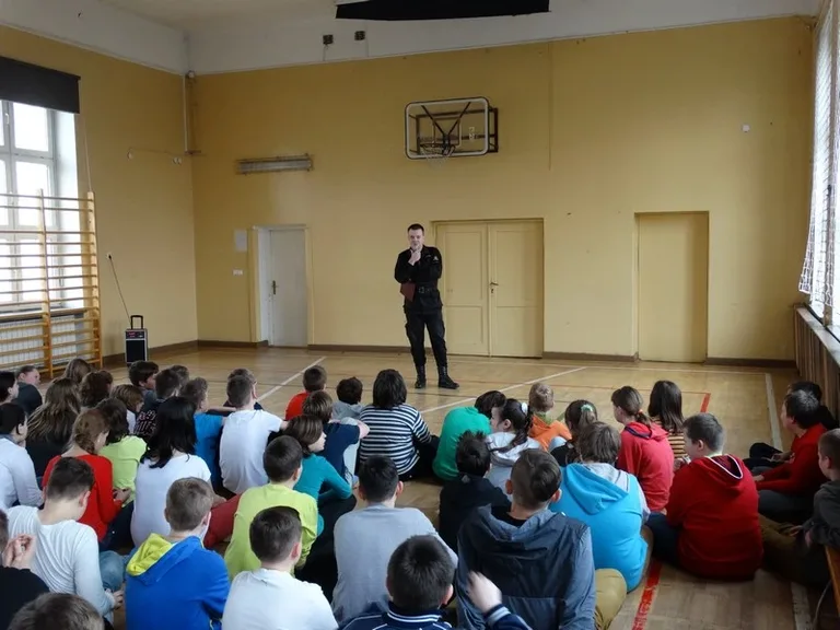 Pogadanka edukacyjna w SP nr 1 (zdjęcia)
