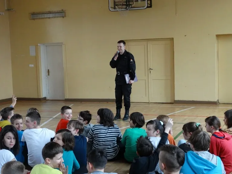 Pogadanka edukacyjna w SP nr 1 (zdjęcia)