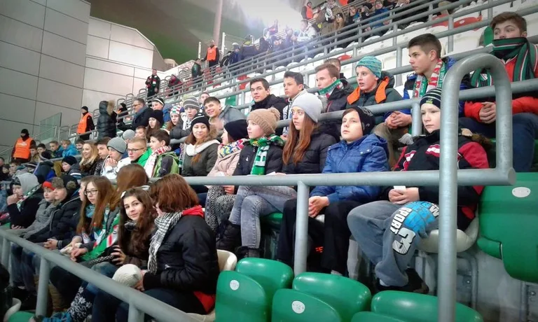 Brok kibicuje z klasą (zdjęcia)