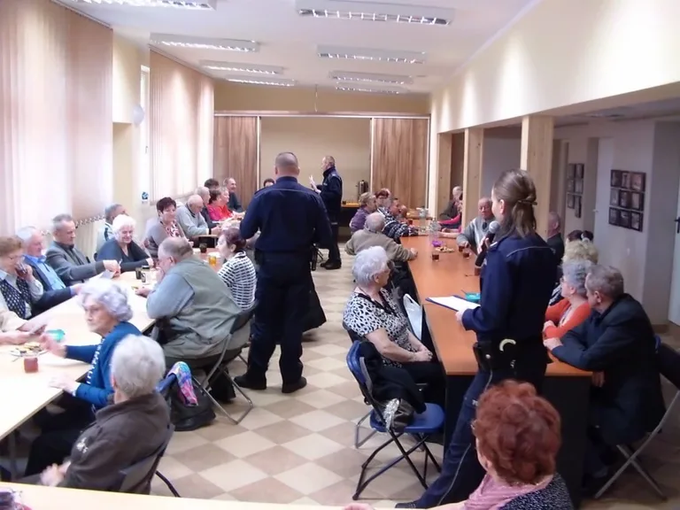 Spotkanie dzielnicowych w klubie seniora (zdjęcia)