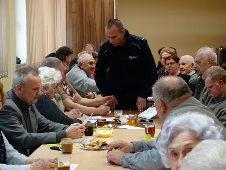 Spotkanie dzielnicowych w klubie seniora (zdjęcia)