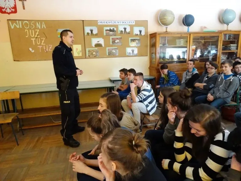 Policjanci spotkali się z uczniami szkół (zdjęcia)