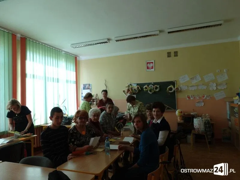Tworzyli kartki świąteczne (zdjęcia)
