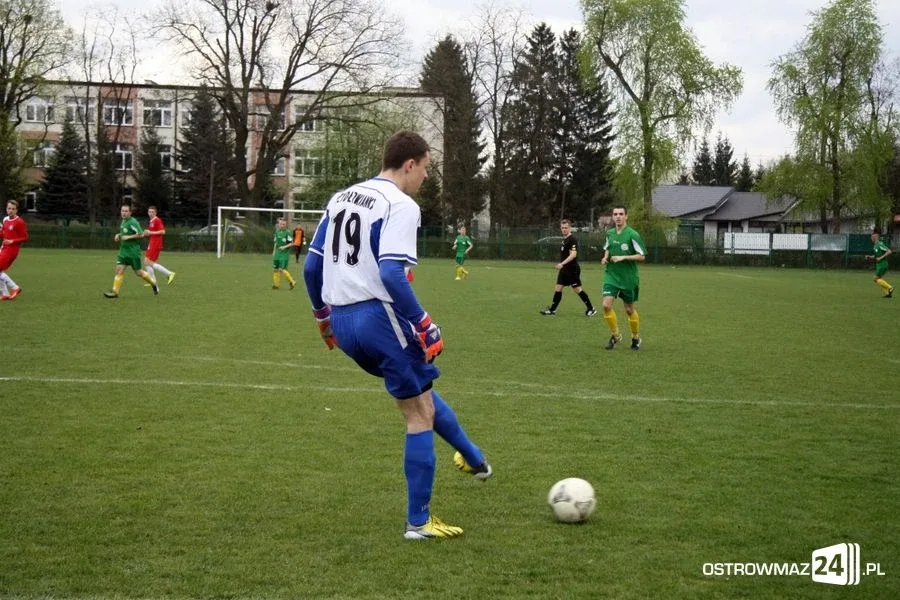 Juniorzy KS Ostrovia pokonali lidera (zdjęcia)