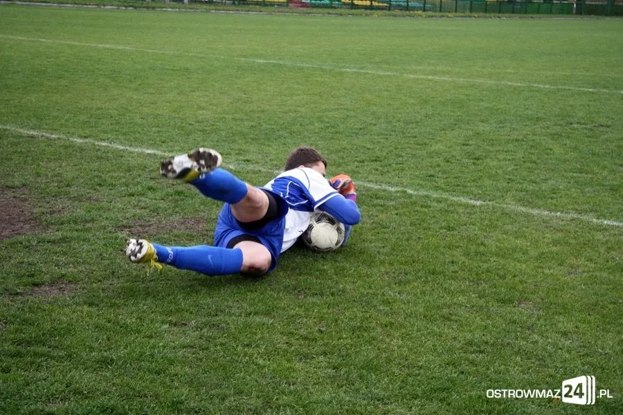 Juniorzy KS Ostrovia pokonali lidera (zdjęcia)