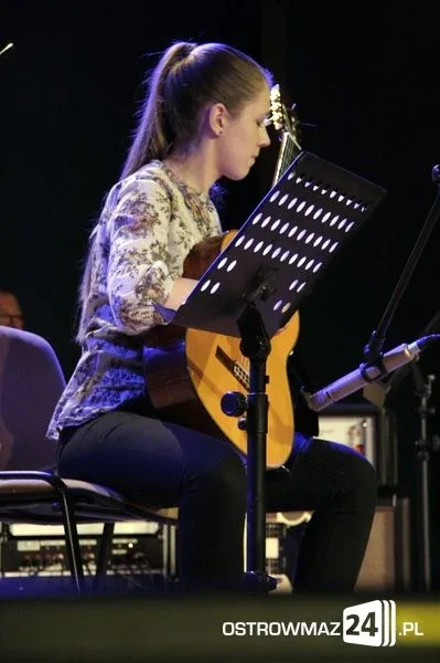 Prezentacje gitarowe w domu kultury (zdjęcia)