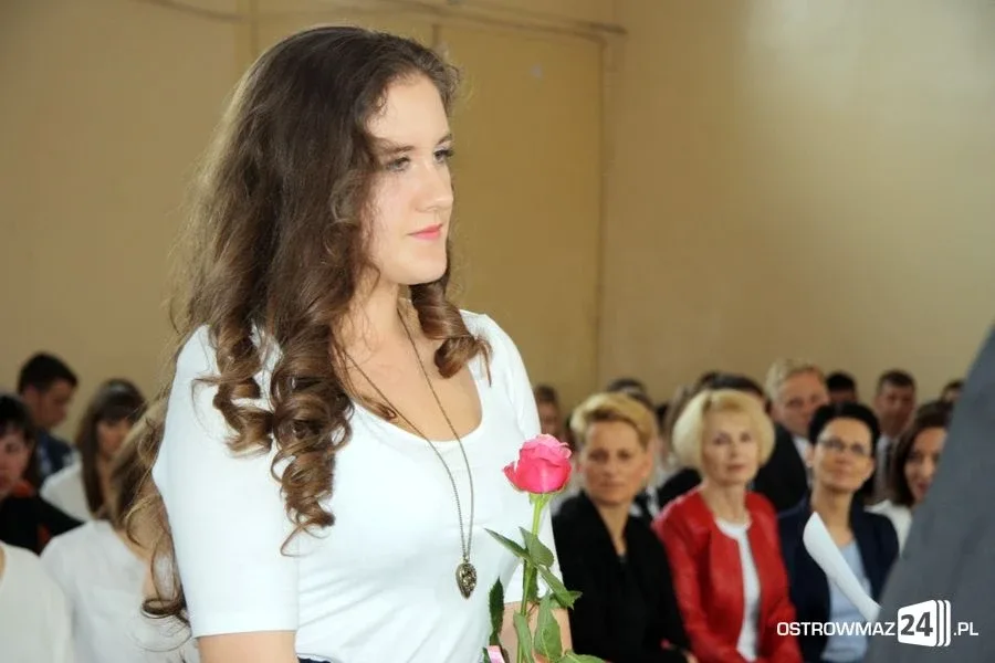 Maturzyści Ekonomika abiturientami (zdjęcia)