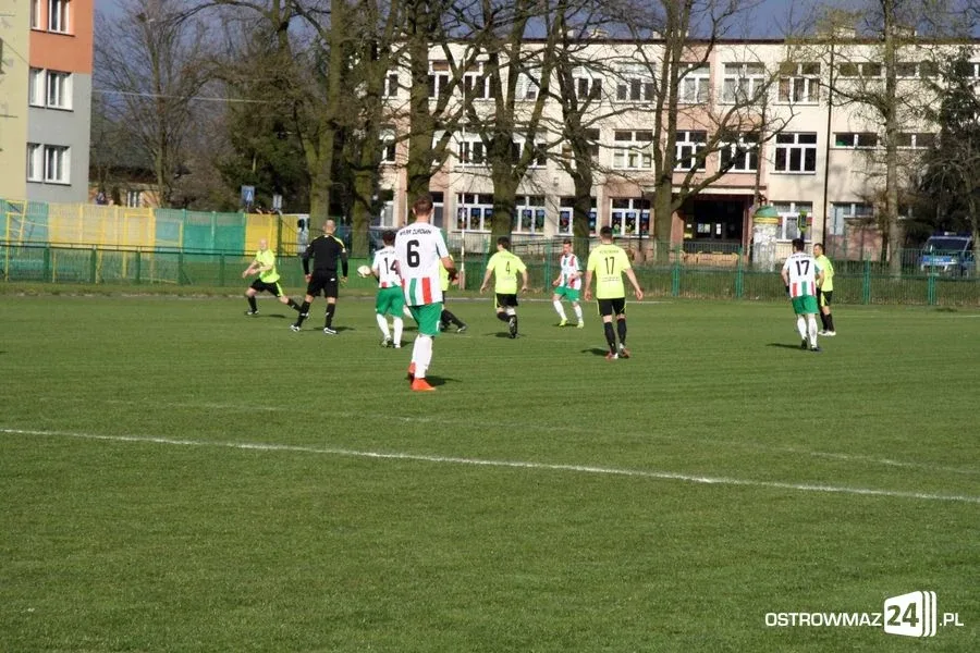 Ostrovia remisuje z outsiderem (zdjęcia, wideo)