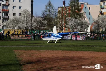 Janusz Korwin-Mikke na stadionie (zdjęcia, wideo)