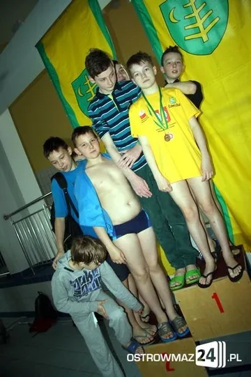 Międzyszkolna rywalizacja na basenie (zdjęcia)