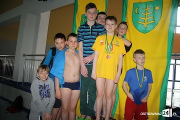 Międzyszkolna rywalizacja na basenie (zdjęcia)