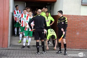 Ostrovia remisuje z outsiderem (zdjęcia, wideo)