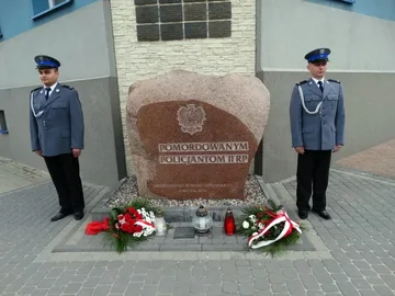Obchodzili 75. rocznicę zbrodni katyńskiej (zdjęcia)