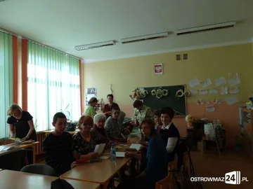 Tworzyli kartki świąteczne (zdjęcia)