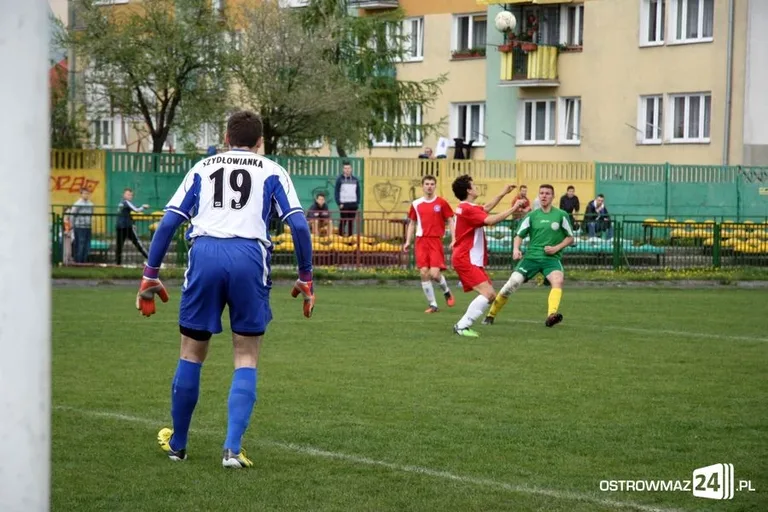 Juniorzy KS Ostrovia pokonali lidera (zdjęcia)