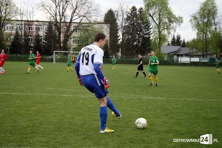 Juniorzy KS Ostrovia pokonali lidera (zdjęcia)