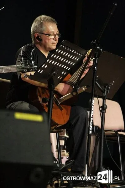 Prezentacje gitarowe w domu kultury (zdjęcia)