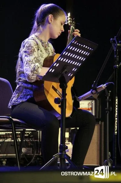 Prezentacje gitarowe w domu kultury (zdjęcia)