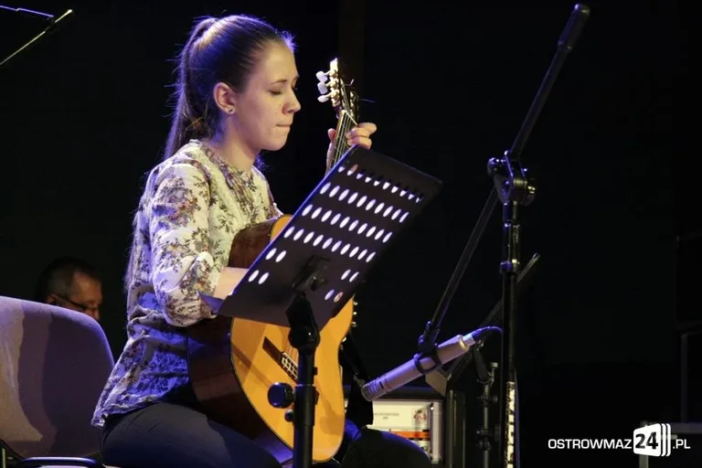 Prezentacje gitarowe w domu kultury (zdjęcia)
