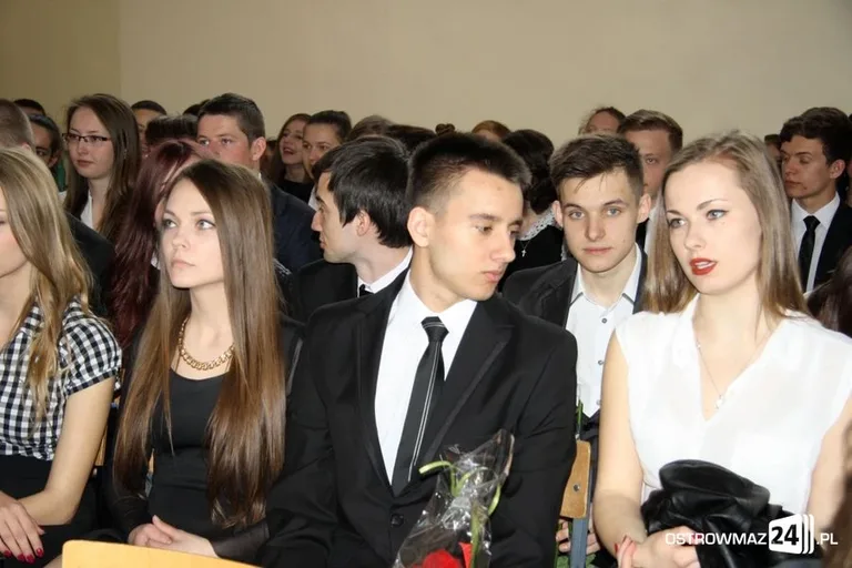 Maturzyści Ekonomika abiturientami (zdjęcia)