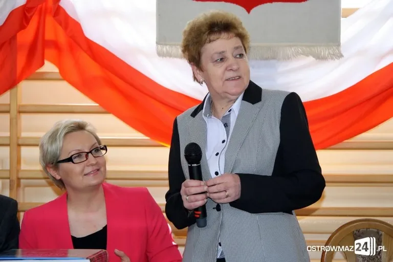Maturzyści Ekonomika abiturientami (zdjęcia)