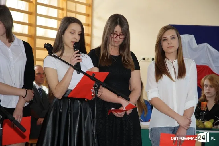 Maturzyści Ekonomika abiturientami (zdjęcia)