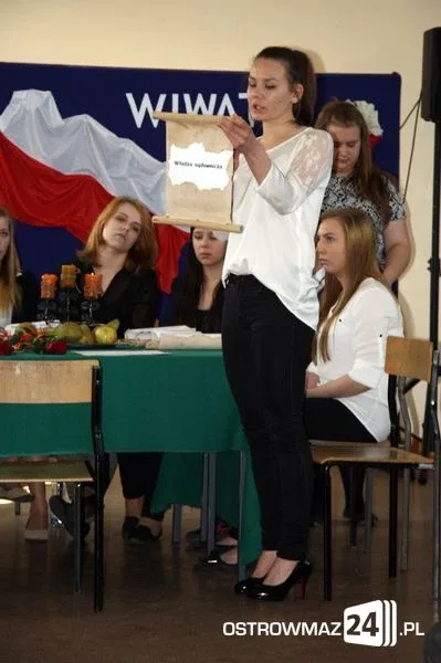 Maturzyści Ekonomika abiturientami (zdjęcia)