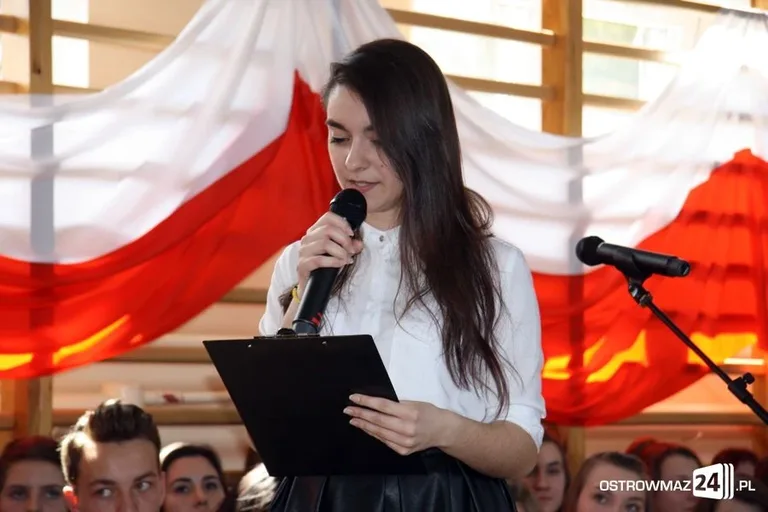 Maturzyści Ekonomika abiturientami (zdjęcia)