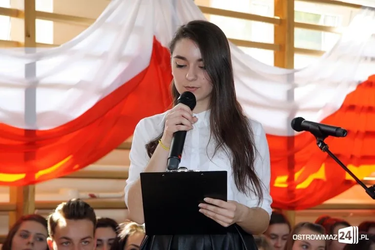 Maturzyści Ekonomika abiturientami (zdjęcia)