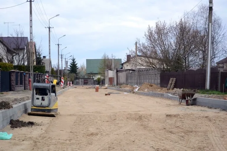 Trwa budowa ostrowskich ulic (zdjęcia)