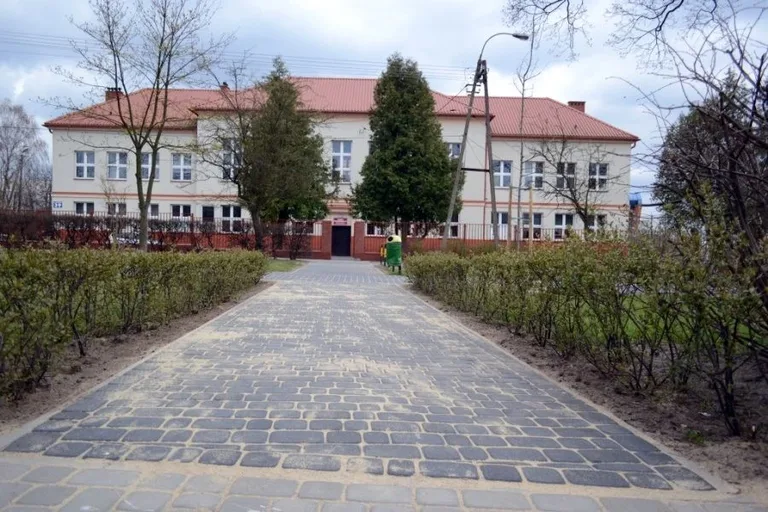 Nowy chodnik przy ul. 3 Maja (zdjęcia)