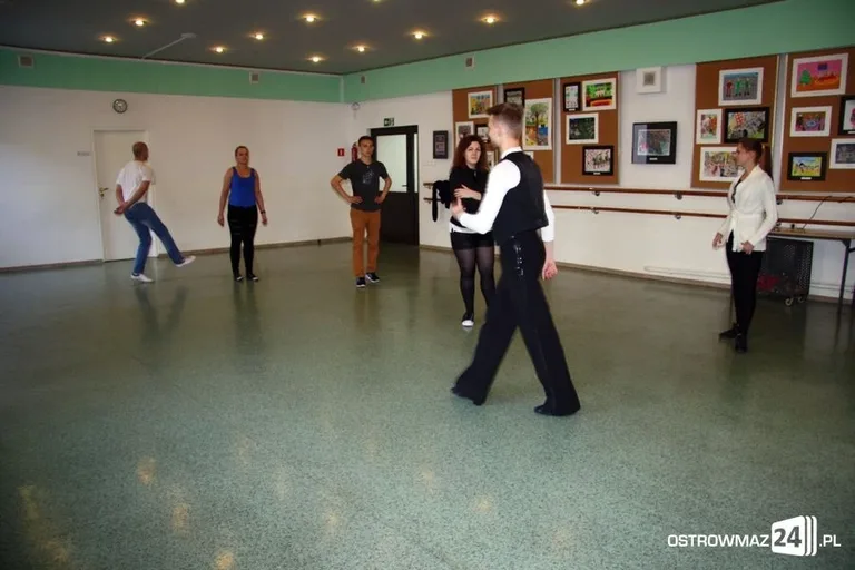 Taniec towarzyski w MDK (zdjęcia)