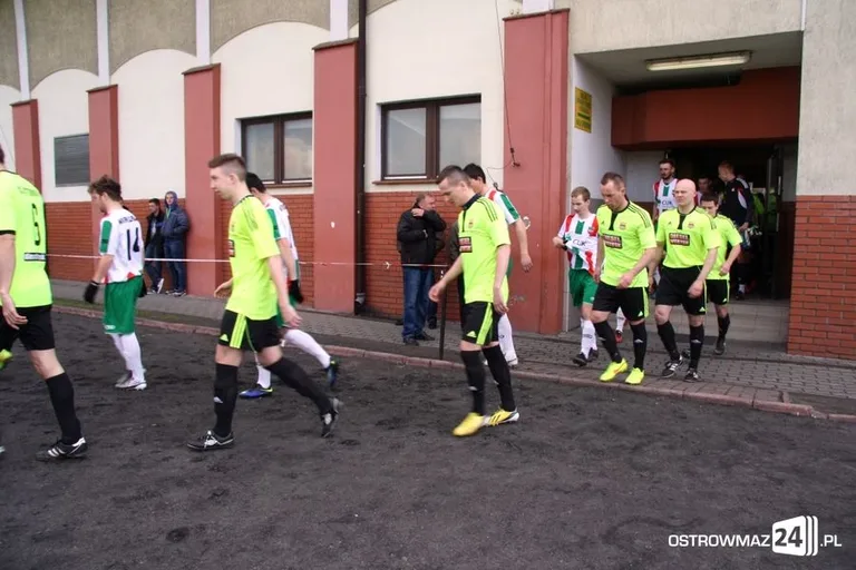 Ostrovia remisuje z outsiderem (zdjęcia, wideo)