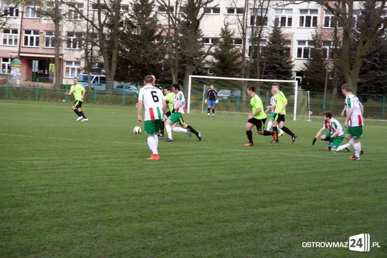 Ostrovia remisuje z outsiderem (zdjęcia, wideo)
