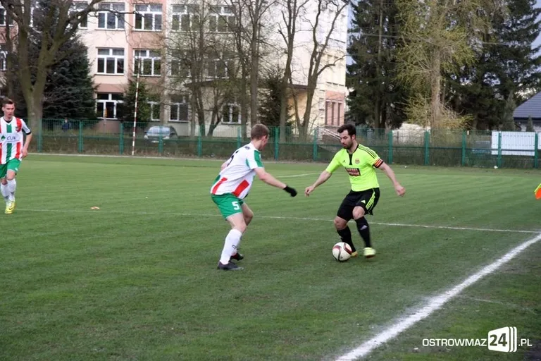 Ostrovia remisuje z outsiderem (zdjęcia, wideo)
