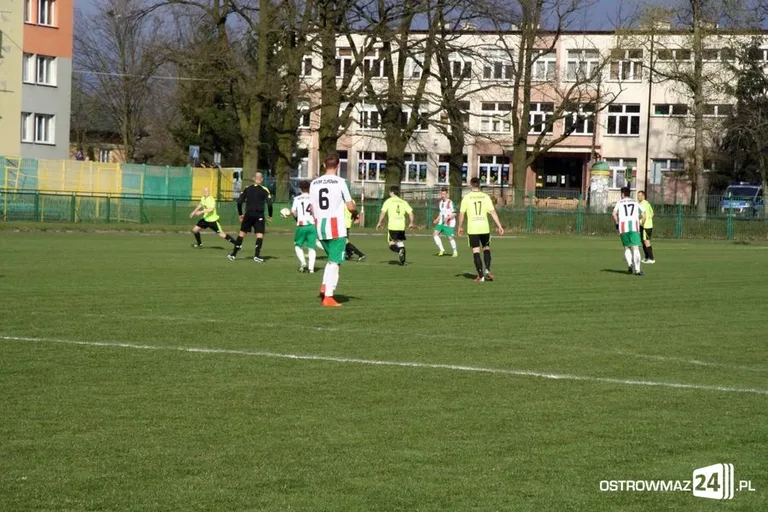 Ostrovia remisuje z outsiderem (zdjęcia, wideo)
