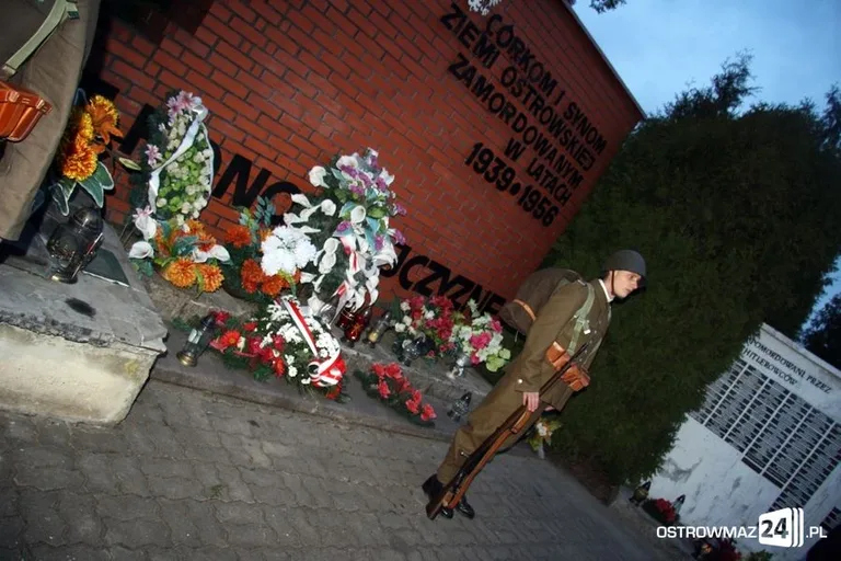 Ostrowianie upamiętnili ofiary zbrodni katyńskiej