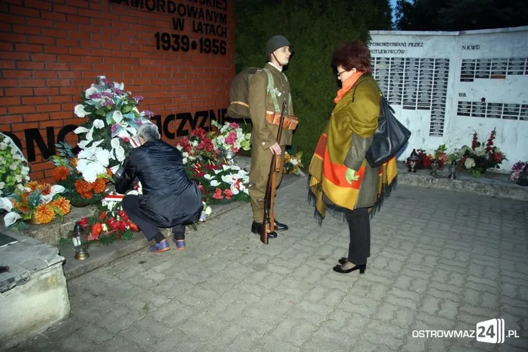 Ostrowianie upamiętnili ofiary zbrodni katyńskiej