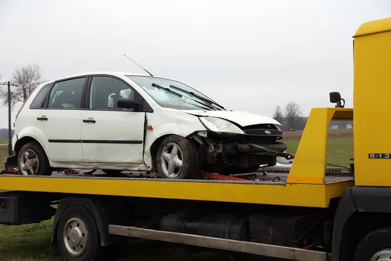 Wypadek na trasie Ostrów - Różan (zdjęcia)