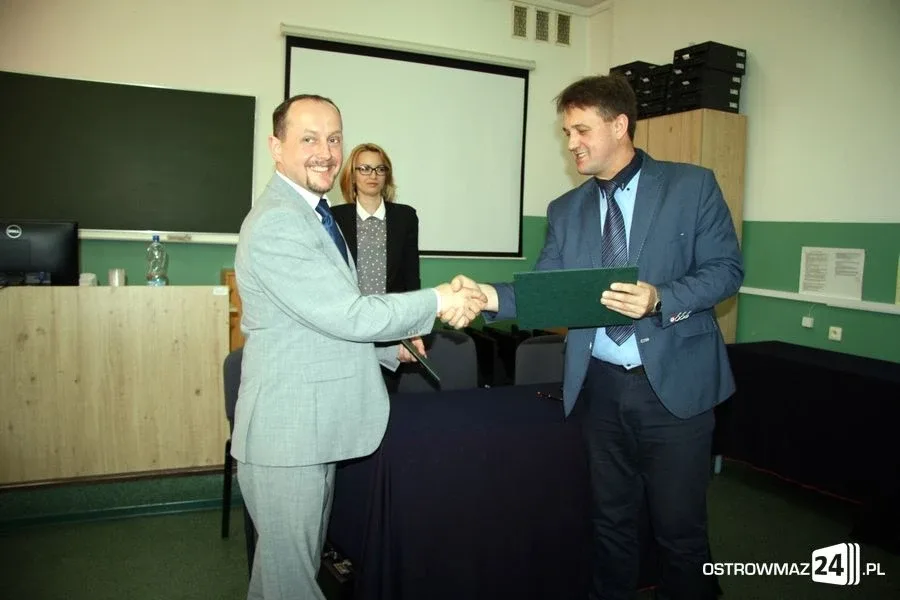 Rubinek podpisał porozumienie z DPS (zdjęcia)
