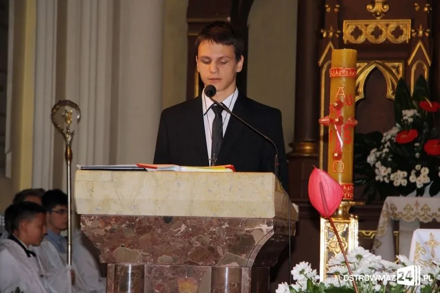 Bierzmowanie ostrowskiej młodzieży (zdjęcia)
